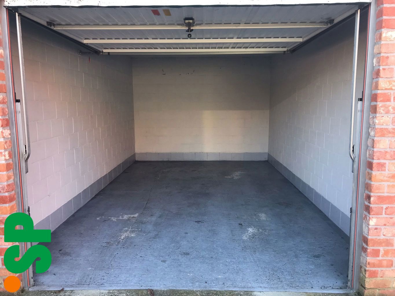 Nabij het centrum van Geel gelegen afgesloten garagebox met kantelpoort. - foto 4