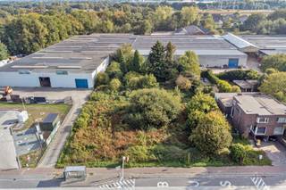 Deze bouw-/projectgrond beschikt over een commercieel interessante ligging op de Antwerpseweg in Geel. Zowel de E313 als het centrum en de Ring...