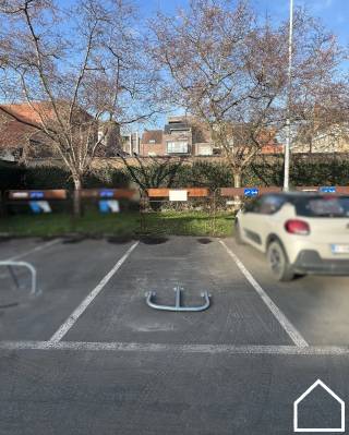 Deze recent volledig gerenoveerde woning biedt een praktische indeling, moderne afwerking en alle comfort voor wie op zoek is naar een...