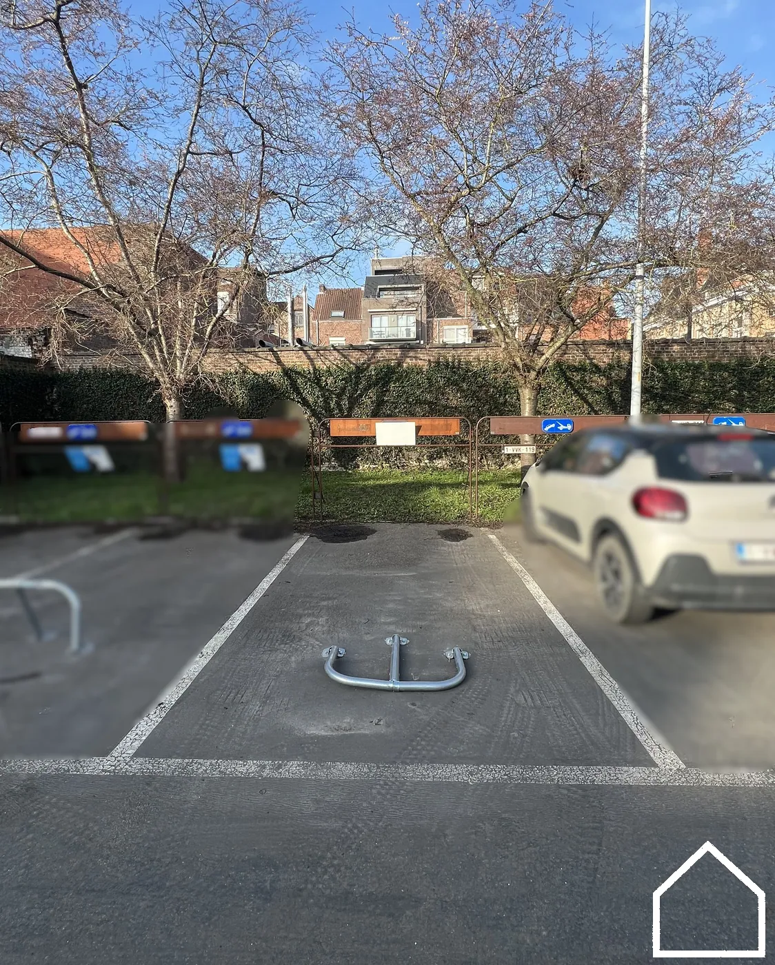 INSTAPKLARE WONING MET 3 SLAAPKAMERS, TERRAS EN AUTOSTANDPLAATS IN HET CENTRUM VAN IEPER - foto 2