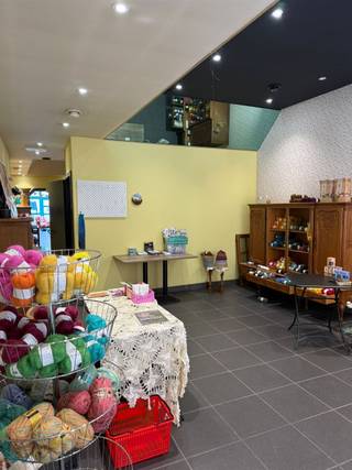 Handelspand met grote etalage op een toplocatie aan de Grote Markt te Mechelen!Voorheen uitgebaat als Chinees restaurant, momenteel op zoek naar een...