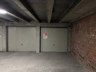 Box de garage à un emplacement de choix à vendre à Middelkerke, rue Antoine van Cailliestraat 15, sur la place d'Epernay. Résidence...