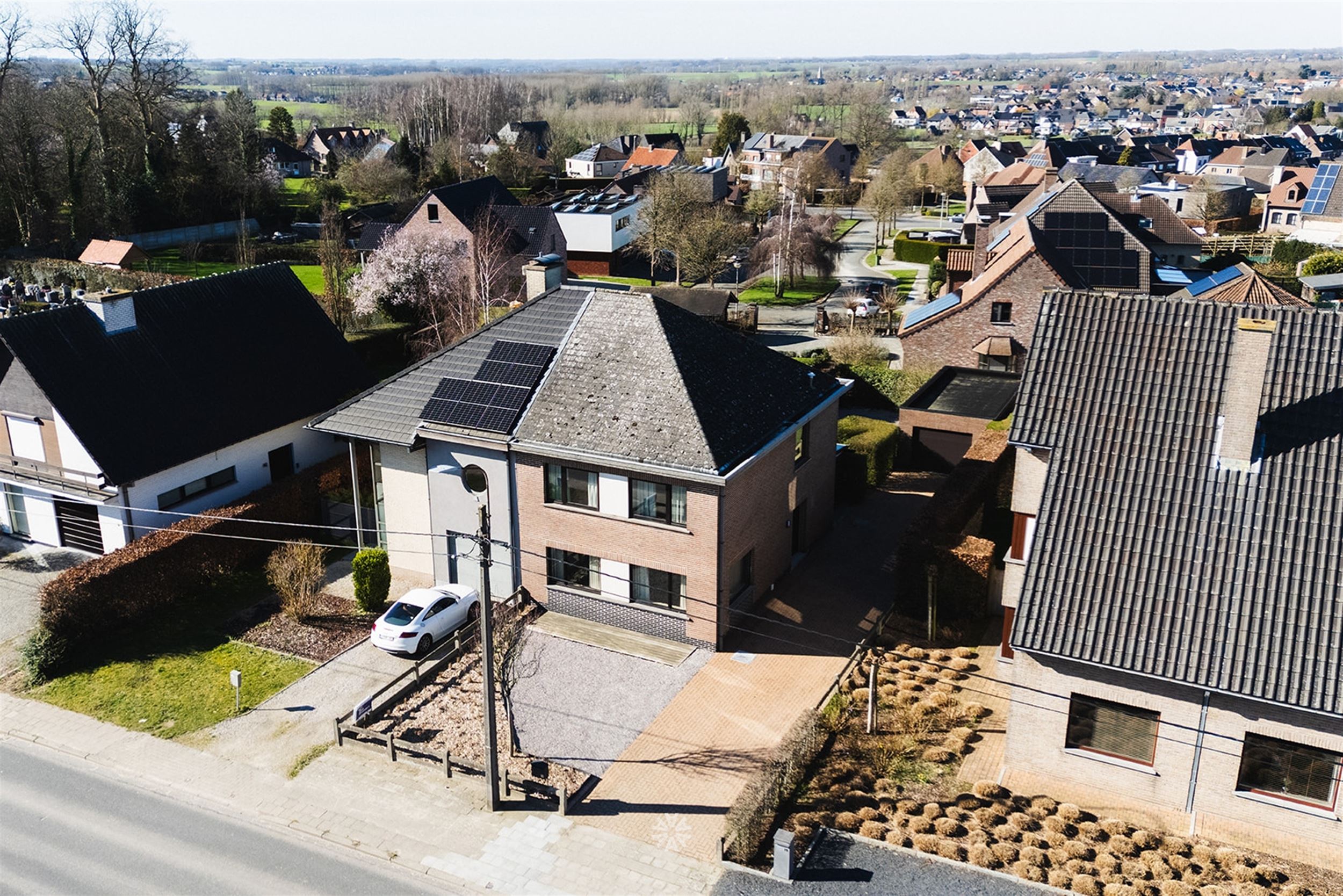 Ben je op zoek naar een lichtrijke halfopen bebouwing op een centrale ligging in Zottegem? - foto 2