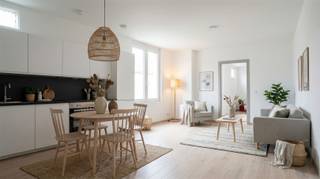 <p><span> </span><span>Gerenoveerd Herenhuis te koop 4 instapklare appartementen</span></p><p><span>Ontdek dit prachtig gerenoveerde herenhuis op een top ligging in Blankenberge, op wandelafstand van zee, het station en het stadscentrum.</span></p><p><span>Het gebouw omvat </span><span>vier volledig vernieuwde appartementen</span><span>, elk met 1, 2 of 3 slaapkamers ideaal als investering, voor wie op zoek is naar een uniek pand met meerdere woonunits.</span></p><p><span>Volledig gerenoveerd<br />Geen syndic-kosten</span></p><p><span>warmtepomp voor verwarming en airco, elektriciteit conform.<br />Centrale, rustige ligging<br />Direct bewoonbaar<br />Ideaal als opbrengst eigendom of combinatie wonen/werken</span></p><p><span>Mis deze kans niet om eigenaar te worden van een uitzonderlijk pand aan de Belgische kust!</span></p><p><span>Voor meer info of een bezichtiging: </span><span>Bel 050/41.55.50</span></p><p><span>Maison de ville rénovée à vendre 4 appartements prêts à emménager</span></p><p><span>Découvrez ce manoir magnifiquement rénové dans un emplacement privilégié à Blankenberge, à quelques pas de la mer, de la gare et du centre-ville.</span></p><p><span>L'immeuble comprend quatre appartements entièrement rénovés, chacun avec 1, 2 ou 3 chambres, idéal comme investissement, ou pour ceux qui recherchent une propriété unique avec plusieurs unités résidentielles.</span></p><p><span>Entièrement rénové</span></p><p><span>Pas de frais de syndic</span></p><p><span>la pompe à chaleur utilisée pour le chauffage, la conformité de l'électricité</span></p><p><span>Emplacement central et calme</span></p><p><span>Habitable de suite</span></p><p><span>Idéal comme propriété d'investissement ou comme combinaison de vie et de travail</span></p><p><span>Ne manquez pas cette opportunité de devenir propriétaire d'un bien d'exception sur la côte belge !</span></p><p><span>Pour plus d'informations ou une visite : Appelez le 050/41.55.50</span></p>