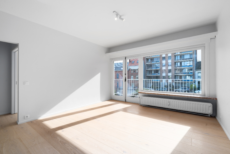 --- NIEUW --- Top gelegen gerenoveerd één slaapkamer appartement met terras. - foto 5