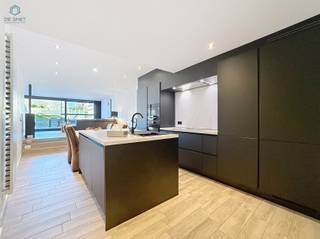 In het charmante Brakel bevindt zich deze grotendeels gerenoveerde woning (2021), ideaal voor wie comfortabel en energiezuinig wil wonen. Met...