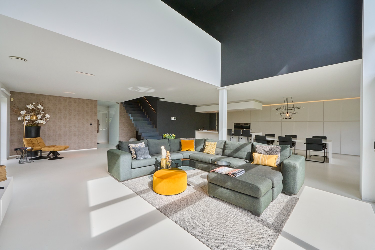 Wonen in pure architectuur - designvilla met super-de-luxe afwerking op fraai gelegen perceel - foto 2