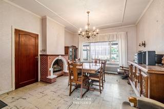 <p><span>Location<br />123 Burgemeester Jos. Chalmetlaan is located in the center of Zelzate. <br />Shops, a bakery, a pharmacy, schools, and public transportation are all within walking distance. <br />By car, you can quickly reach the R4 and the E34. Ghent and Terneuzen are just under half an hour away.</span><span><br /><br />Very spacious 3-bedroom home with</span><span>a garden<br />This very spacious home, built in 1960 in a low-rise neighborhood, has 189 m² of living space and offers plenty of room. <br />You enter into a foyer with a coat closet and a guest restroom. <br />The living area extends into two sections: a dining area with a fireplace and a sitting area in front of the large window. <br />Behind that is the separate kitchen, spacious enough for a dining table, followed by a laundry room and a storage room. <br />From there, you can step right out onto the patio and into the garden.<br /><br />On the first floor, you’ll find three full-sized bedrooms accessible via the night hall.<br />The bathroom was recently renovated and features a walk-in shower, a vanity with a sink, and a toilet. E<br />A fixed staircase leads to the attic, which spans the entire width of the house. <br />It is high-ceilinged, dry, and ready to use as an extra bedroom or office. <br />There is also a basement under the stairs.<br /><br />At the front, the house includes an attached garage.<br />At the back is a sunny garden with a garden shed and a covered patio.#</span><span>NewLine#<br />Extras<br />/ 2,000-liter rainwater tank<br />/ septic tank is connected<br />/ roller shutters<br /><br /></span></p><p><span> </span></p><p><span>Heating is provided by natural gas central heating (Vaillant). The home has wooden windows with single glazing, electric and manually operated roller shutters, and a non-insulated roof. The EPC lists an energy score of 405 kWh/m² per year, label E, certificate number 20260806-0003929049-RES-1, valid until August 6, 2036. No inspection report is available for the electrical system. Therefore, renovation work is needed, and you should factor this into your budget. The EPC provides a clear plan: roof and wall insulation, new windows, and a more efficient boiler or heat pump.</span></p><p><span> </span></p><p><span>Highlights</span></p><p><span> </span></p><p><span>Very spacious 189 m² home with three bedrooms</span></p><p><span>Large attic spanning the full width, accessible via a fixed staircase</span></p><p><span>Recently renovated bathroom with walk-in shower</span></p><p><span>In-house garage and covered parking space</span></p><p><span>Sunny garden with a garden shed and a rainwater cistern</span></p><p><span>Centrally located in Zelzate, with everything within walking distance</span></p><p><span>Clear renovation plan with plenty of potential</span></p>