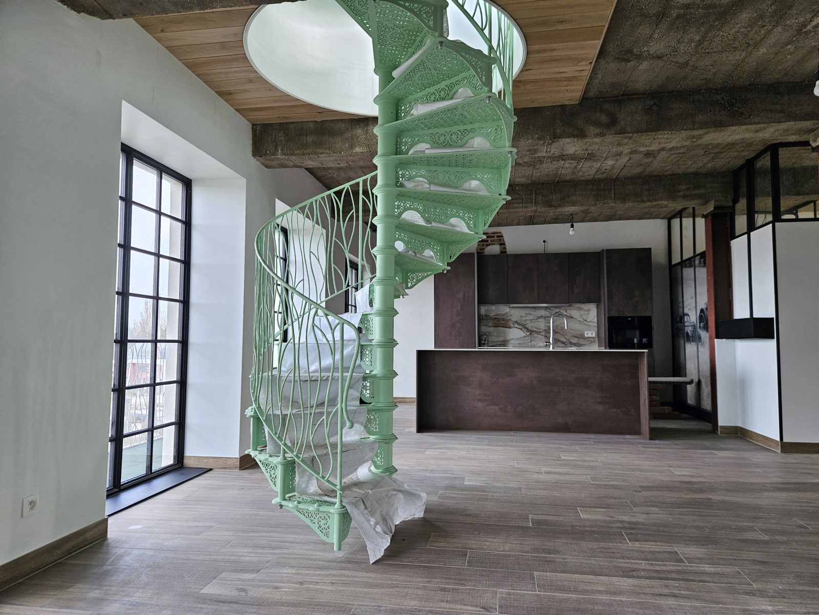 Stijlvol gerenoveerd appartement met zicht op het kanaal - foto 3