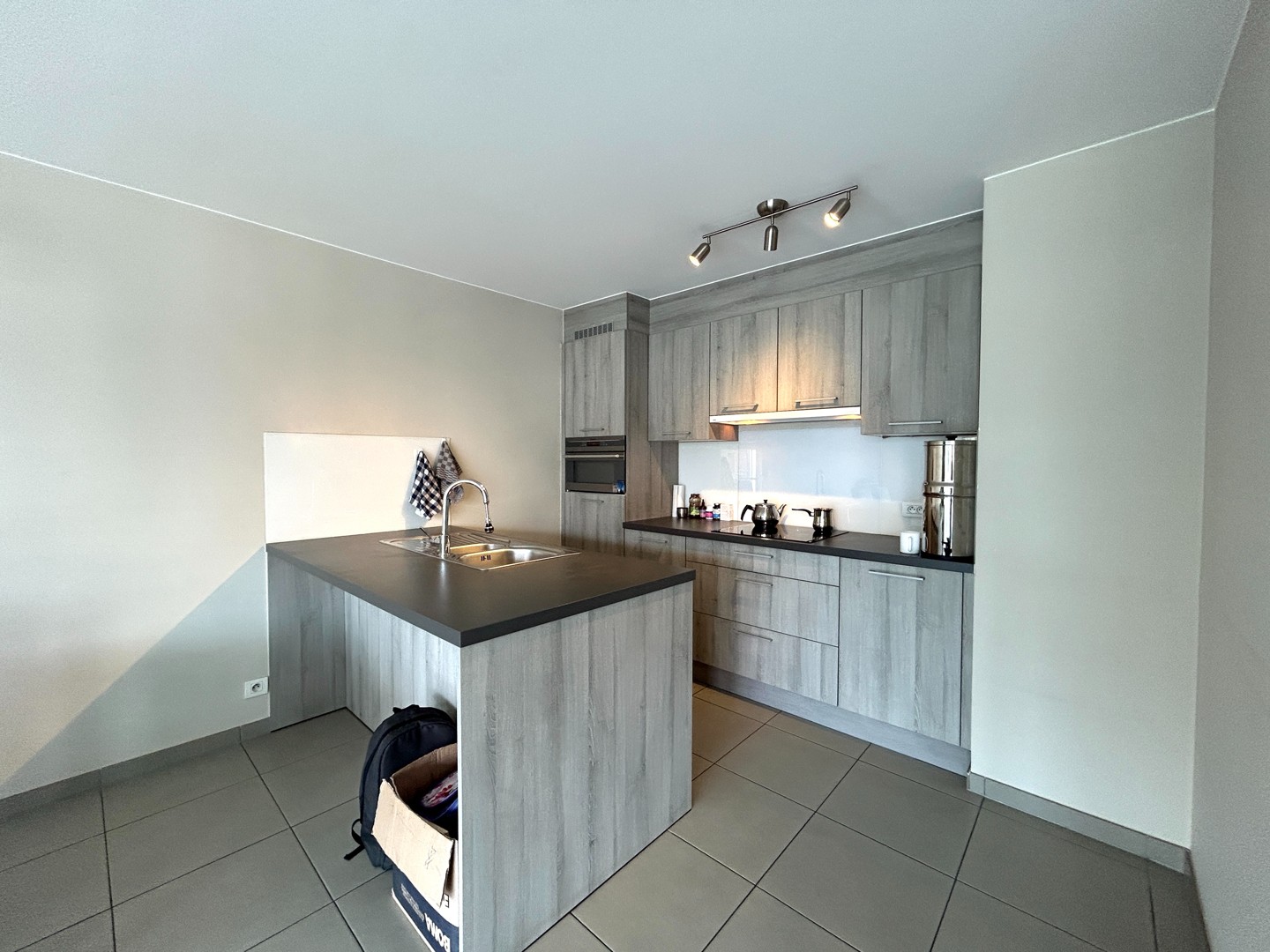 Instapklaar twee-slaapkamerappartement met 2 terrassen te centrum Roeselare! - foto 4