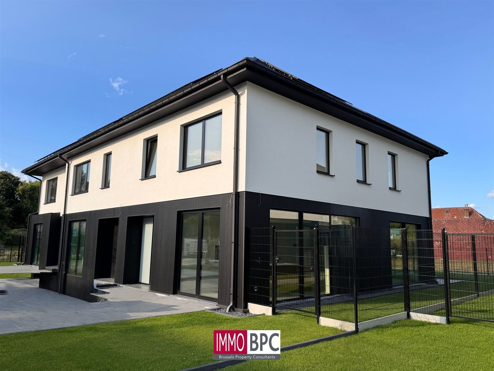 Prachtige nieuwbouwwoning in Wemmel – driegevel met zonnige tuin, hoogwaardige afwerking en extra’s! - foto 1