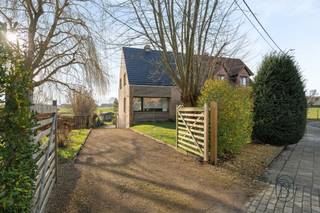 Bezoekmoment zaterdag 07/02 van 10u tot 12u! Enkel op afspraak - lindsay.d@immobeguin.beDeze ZEER RUSTIG gelegen woning H.O.B .bevindt zich in een...