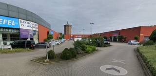 Commercieel gebouw te huur (voorheen Leenbakker) op een uitstekende retaillocatie, gelegen op een site met onder meer Sports Direct, Krëfel en...