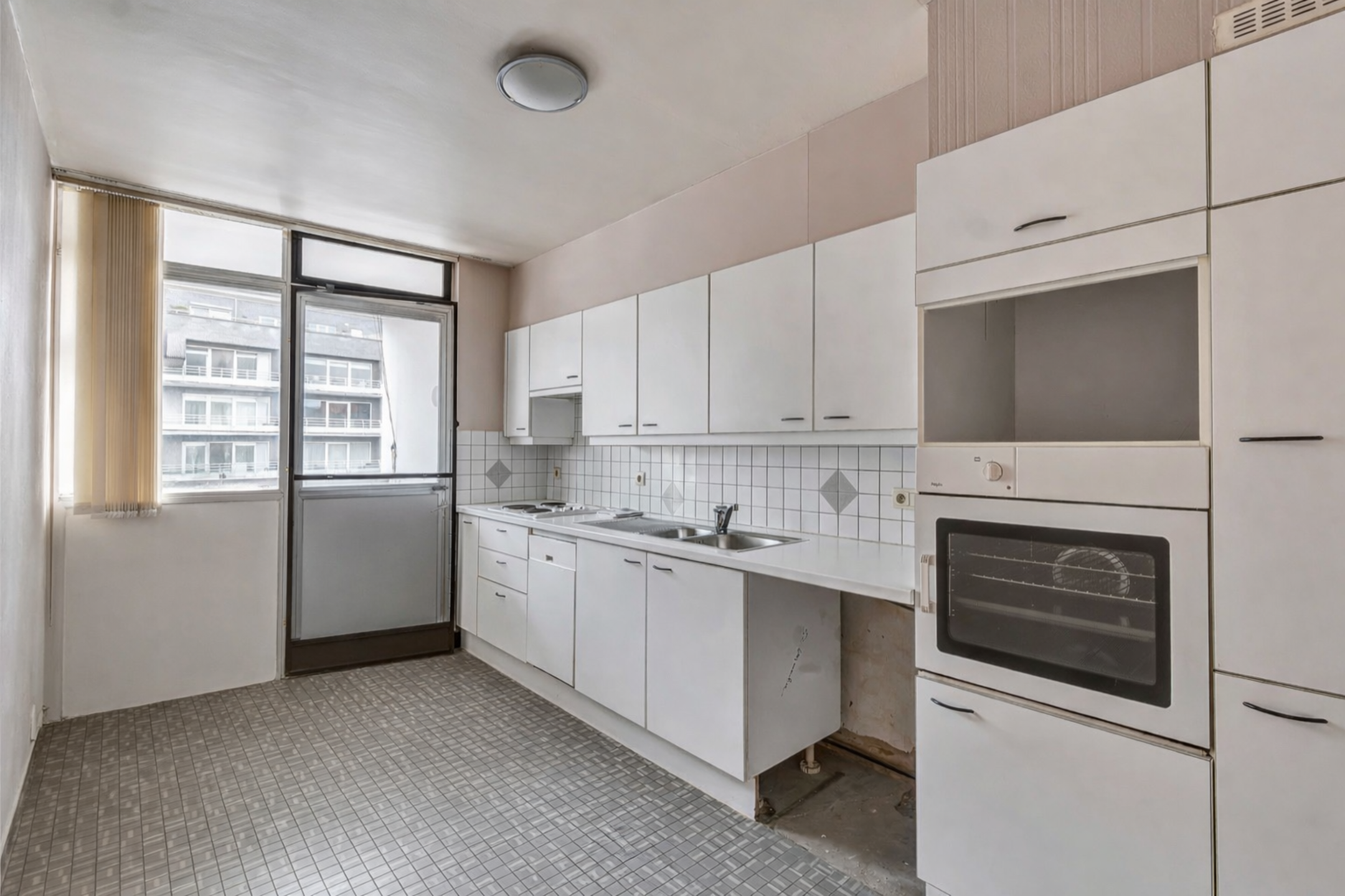 Tweeslaapkamer appartement met autostaanplaats - foto 4