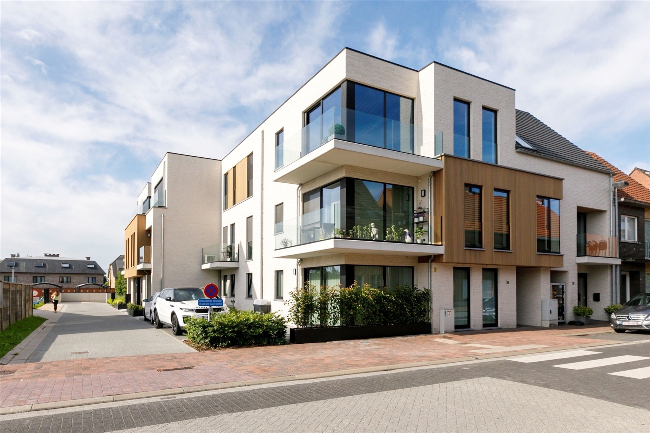 Instapklaar gelijkvloers appartement van 101m² met terras! - foto 2