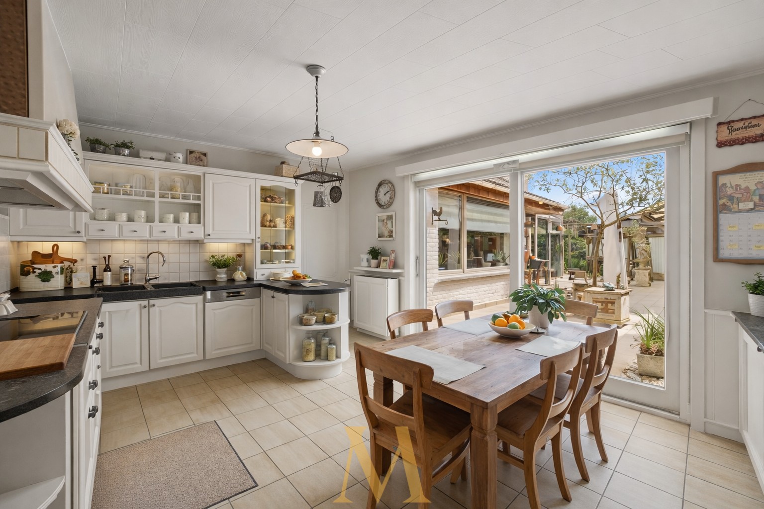 Ruim handelspand met woonst op toplocatie in Desselgem, eindeloze mogelijkheden! - photo 3