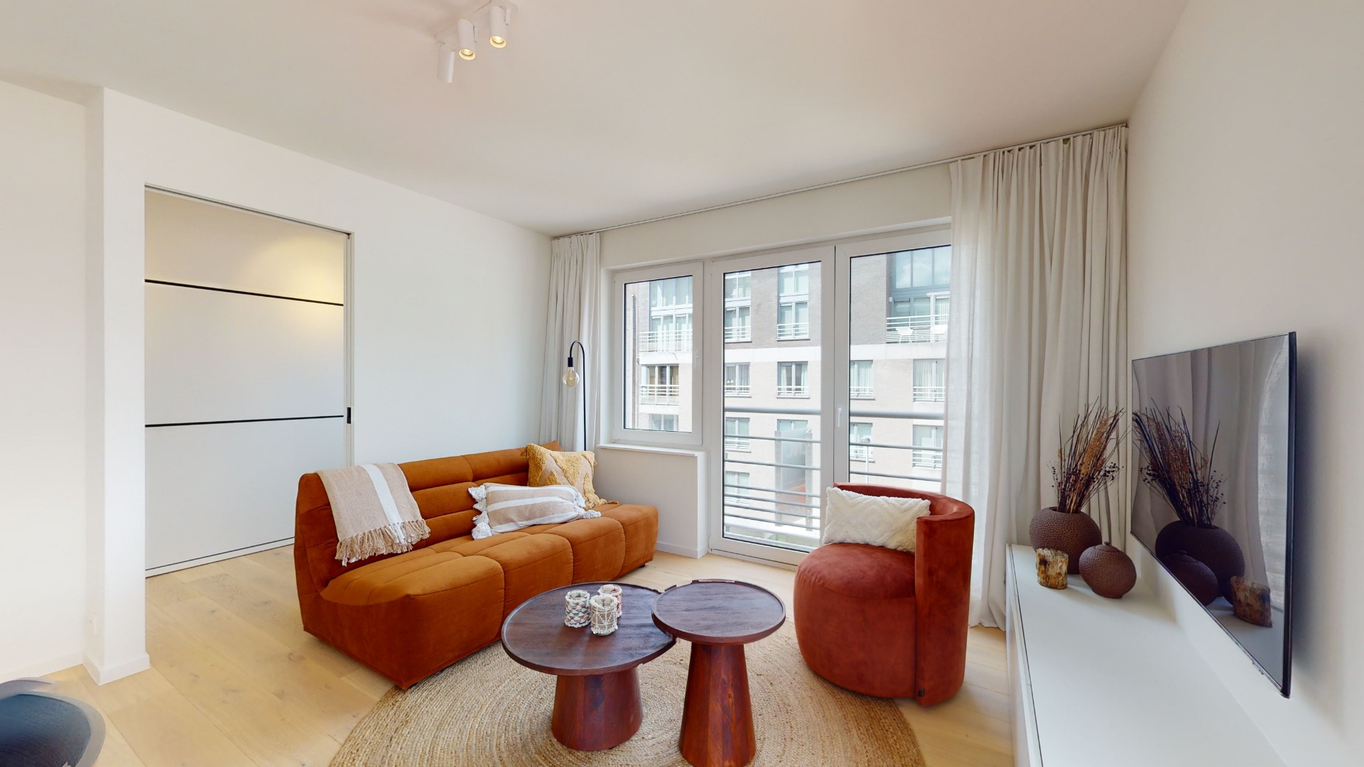 Gerenoveerd hoekappartement gelegen op de Leopoldlaan. - foto 3