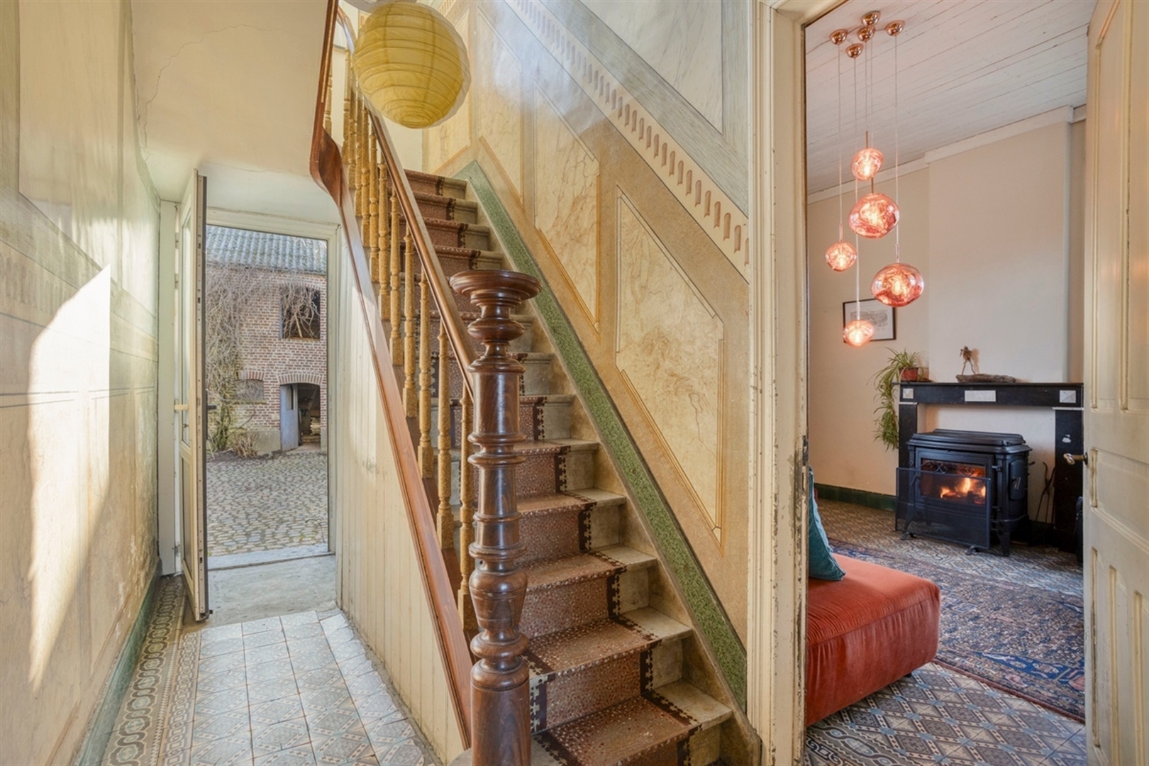 Karaktervolle hoevewoning op een gunstige locatie - foto 4