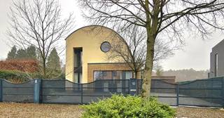  Voor een afspraak bel Tom : 0468 / 09 81 97Bent u opzoek naar een moderne woning met veel ruimte, licht en privacy?  Deze prachtige woning...