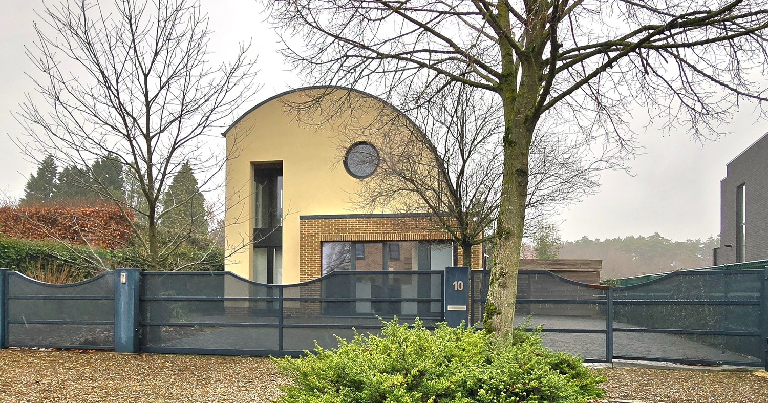 Ruime moderne woning op een perceel van 10a 12ca in een rustige, bosrijke omgeving te koop - foto 2