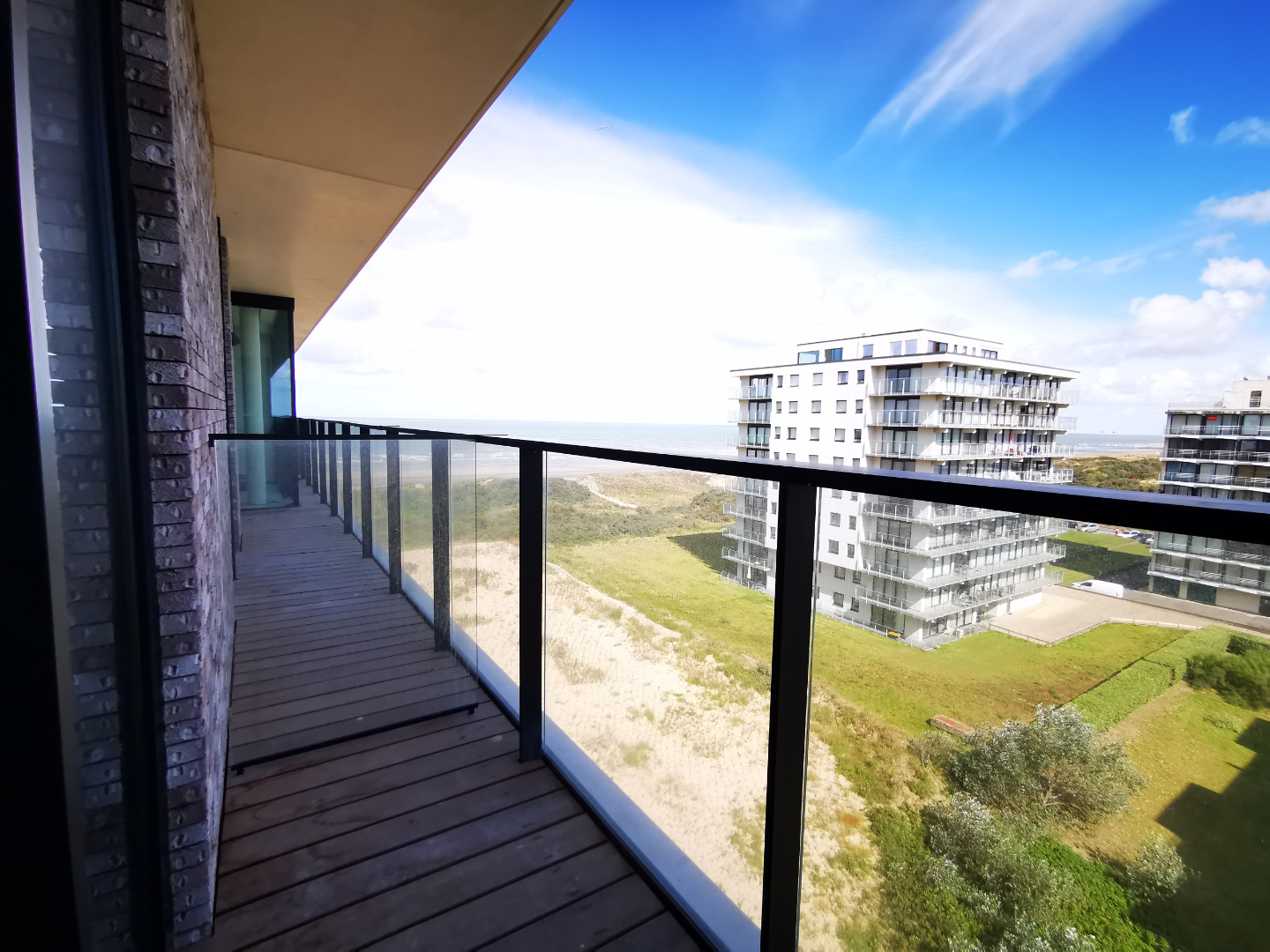 Appartement d'assistance de style avec vue sur la mer et les dunes à vendre ! - photo 1