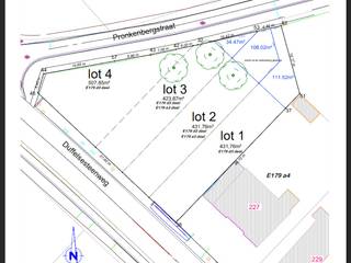 Bouwgrond te koop in KontichDeze bouwgrond is gelegen op de Duffelsesteenweg op de hoek met de PronkenbergstraatBijzonderheden:- hoekperceel- perceeloppervlakte 508m²- verkavelingsvergunning aanwezig- bouwvoorschriften reeds aanwezig- bouwgrond voor half open bebouwingBent u op zoek naar een bouwgrond te koop in Kontich? Neem dan gerust contact op met één van onze collega's van Dewaele vastgoed.De eigendom wordt aangeboden via de Power-sale formule. Van 29/06/2026 om 00:00 tot 31/08/2026 om 00:00 kan u de woning op afspraak komen bezichtigen en een bod uitbrengen. De vermelde prijs is een instelprijs. Voor meer info, gelieve contact op te nemen met de dossierverantwoordelijke.