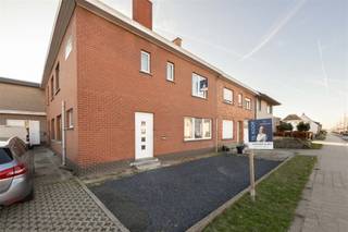 WONING MET 2 SLPS EN ZONGERICHTE TUIN IN HARTJE INGELMUNSTERBen je op zoek naar op te frissen woning met goede locatie in regio Ingelmunster? Dan is...