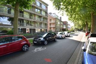 Dit appartement heeft een prachtige ligging net buiten het centrum en nabij het Stil Ende, één van de meest typische Brugse plekjes. Het...