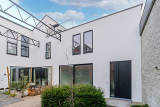 De site “Nieuwenhuyze” staat voor duurzaam en energiezuinig wonen in een bruisende stad, met tegelijk de rust en privacy van je eigen cocon.Deze...