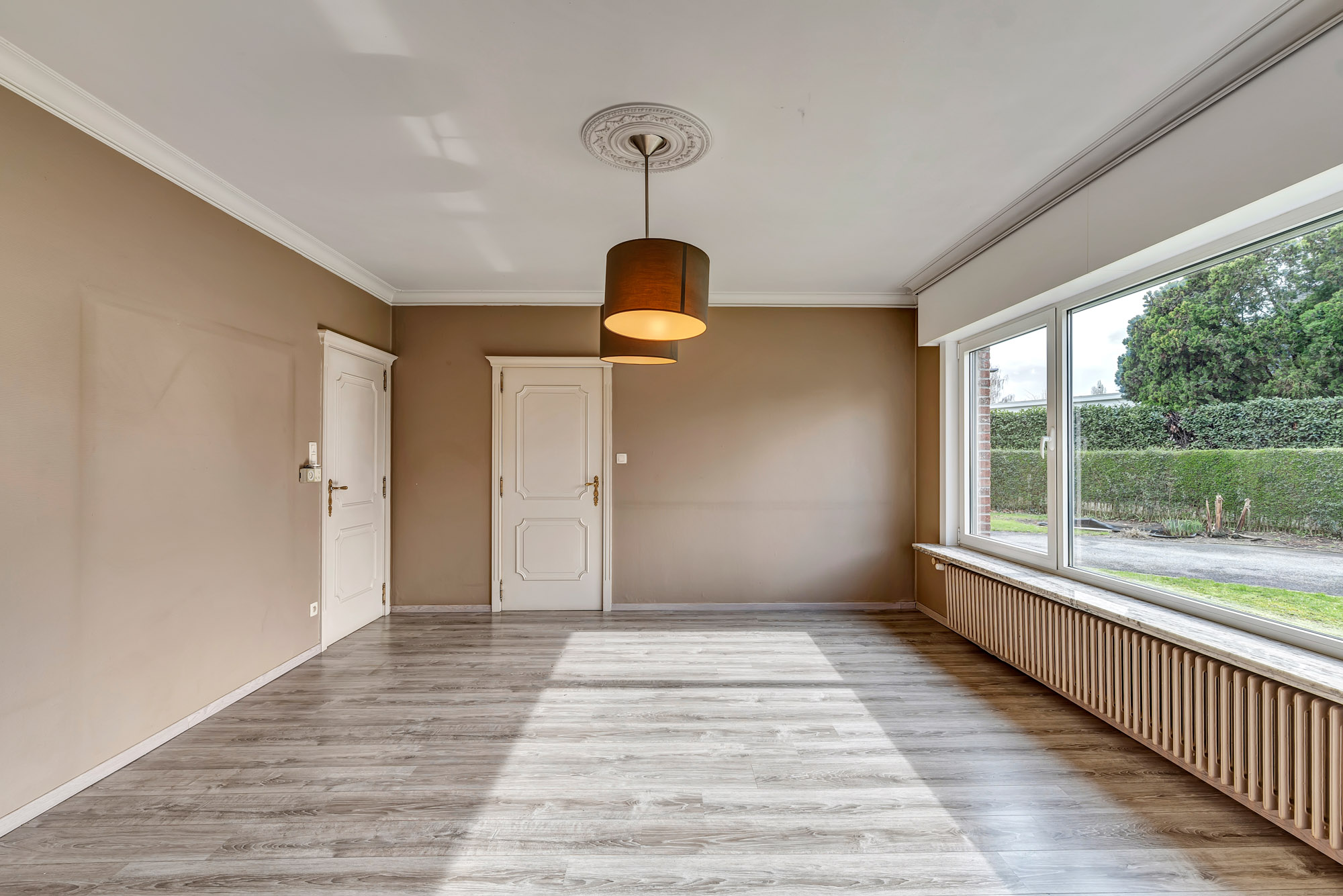 Zeer ruime woning met handelsruimte, garages en zonnige tuin - foto 4