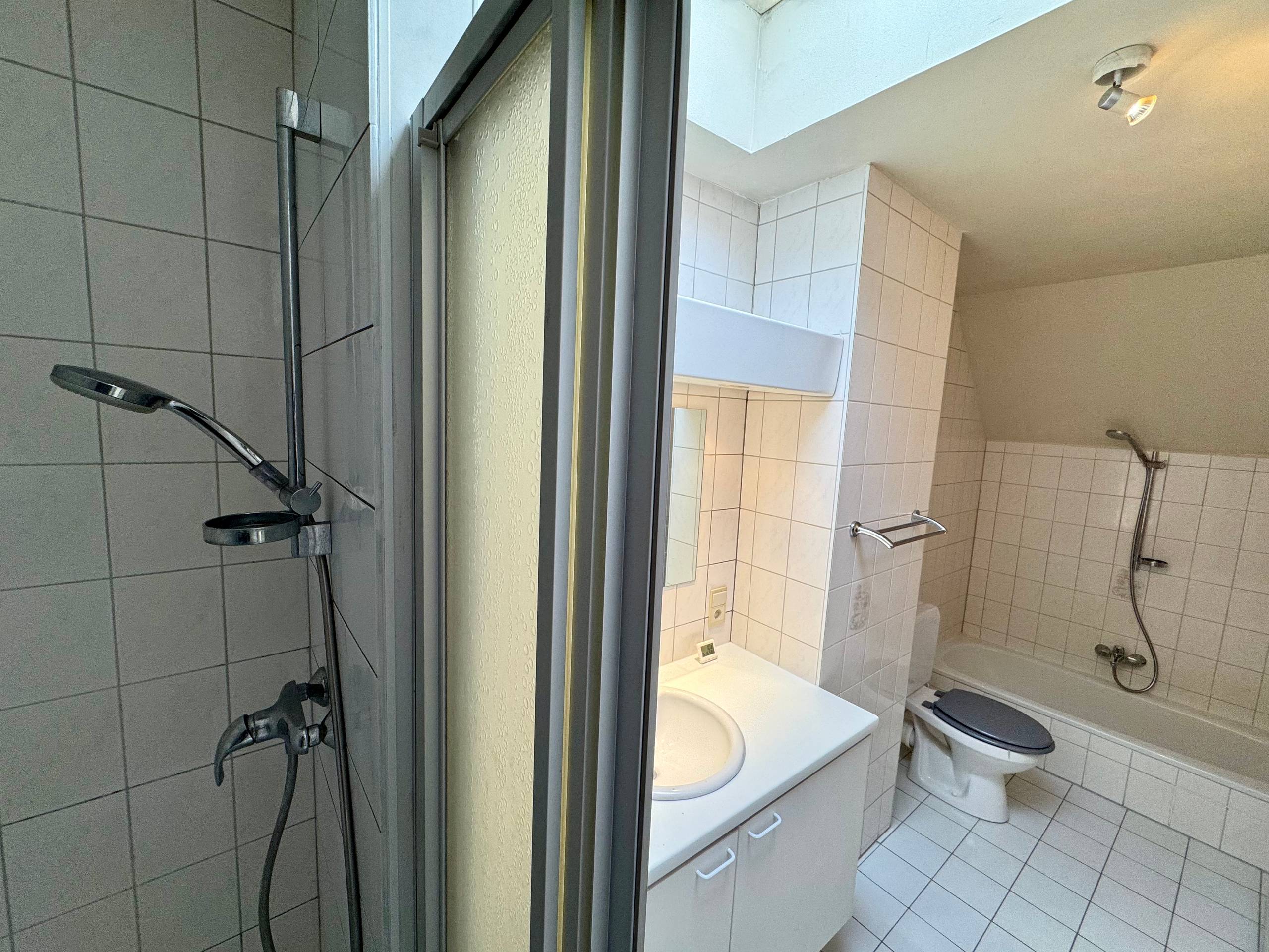 Ruim duplex-appartement met 3 SLPK, 2 BADK en terras - foto 4