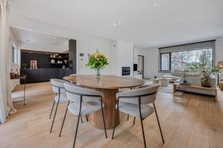 TE KOOP MET PREVIEW – 24 & 25 APRIL (ENKEL OP AFSPRAAK) Gelegen in het groen, op een boogscheut van het kasteel van ’s-Gravenwezel, bevindt...