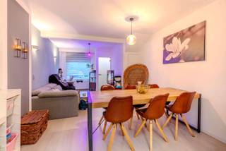 In een rustige, doodlopende straat binnen de ring van Lier vind je deze verzorgde, knusse en instapklare woning. De woning is zeer goed...