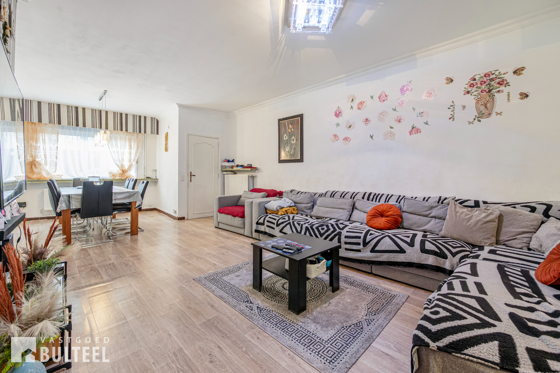 Ruime gezinswoning met 4 slaapkamers en garage. - foto 5