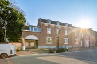 Deze statige, karaktervolle herenwoning met tuin is gelegen langs de Dorpsstraat ter hoogte van nummer 58, op een mooi zuidgericht perceel van...