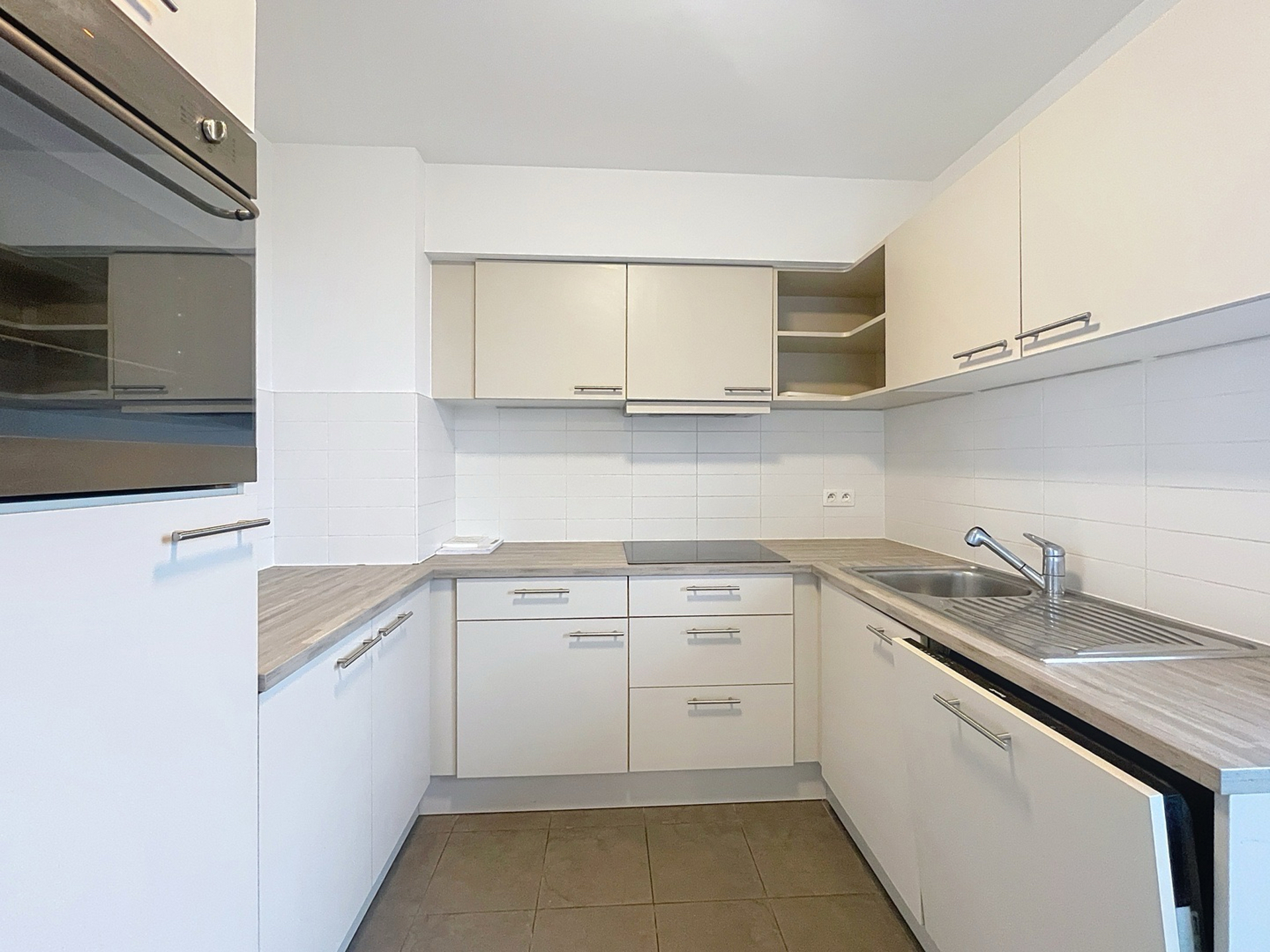 Apartment for rent in Woluwe-Saint-Lambert with 2 bedrooms - photo 5