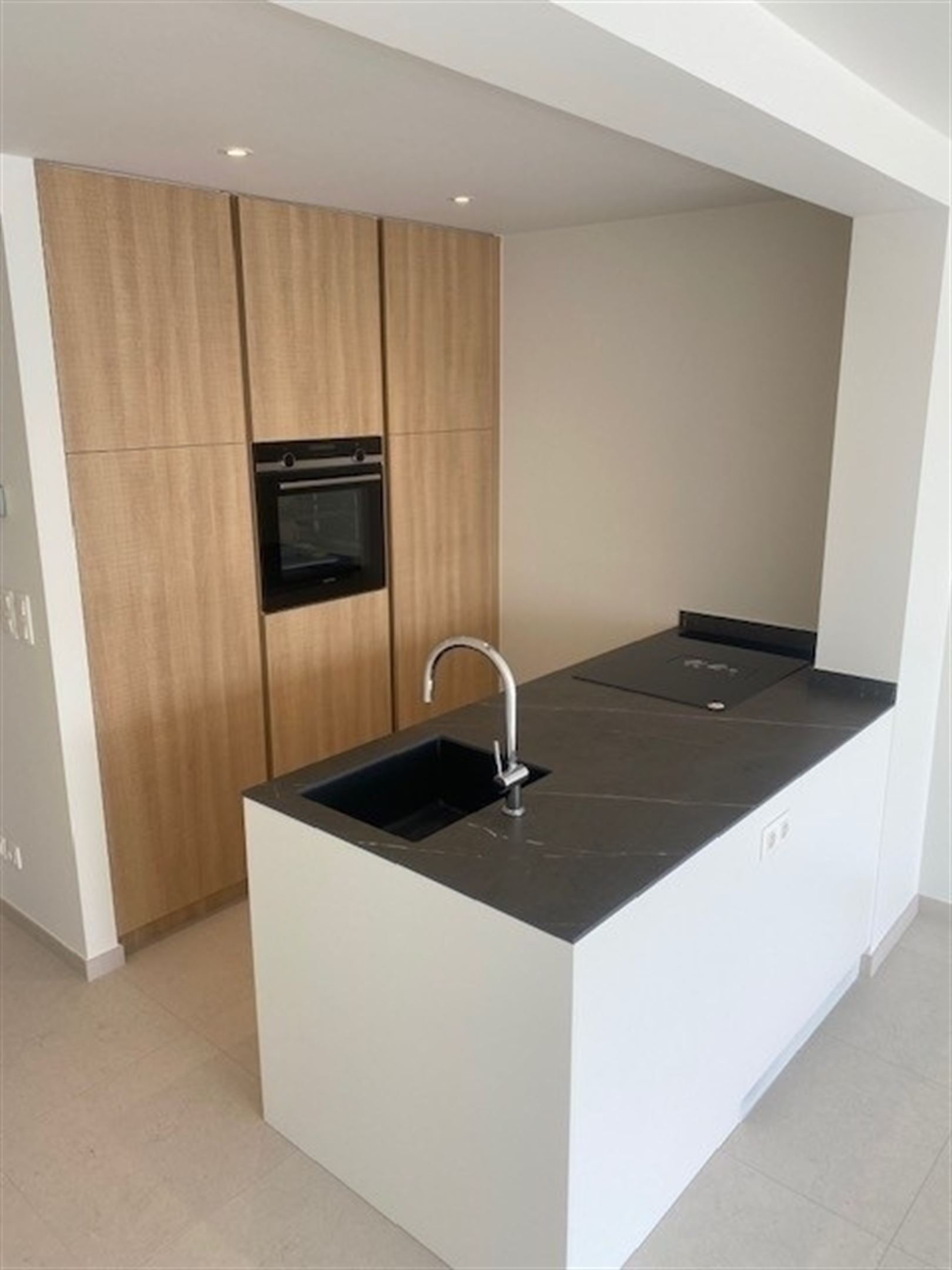 Volledig Gerenoveerd app. met zicht op haven - foto 5