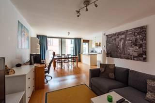 Locatie:Topligging op het Zuid, in een zijstraat van het prachtig nieuw aangelegde Zuidpark en het KMSKA.Een heerlijke plek om te vertoeven! Met alle...