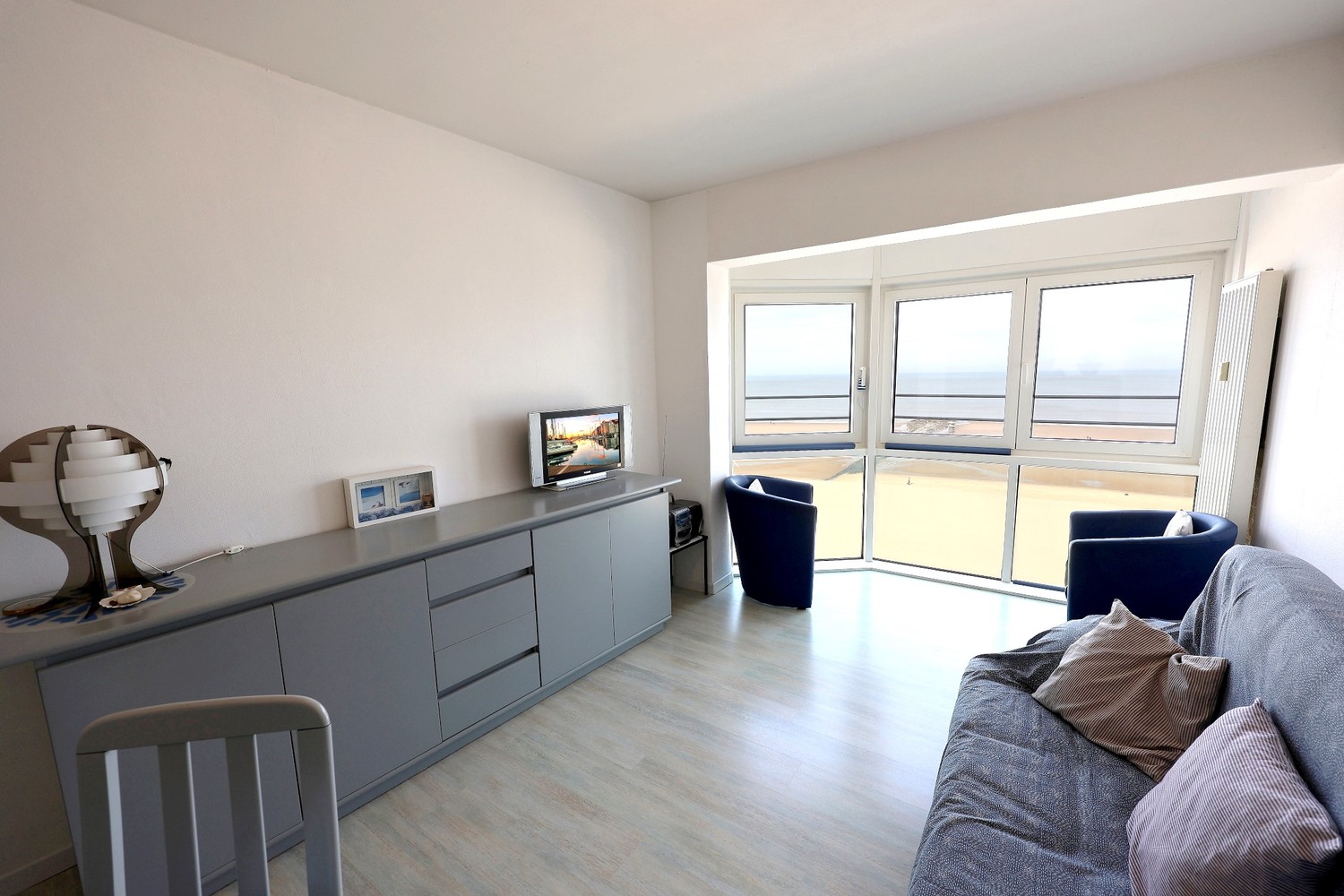 Mooi appartement met 1 slaapkamer en schitterend zeezicht in Mariakerke ! - foto 2