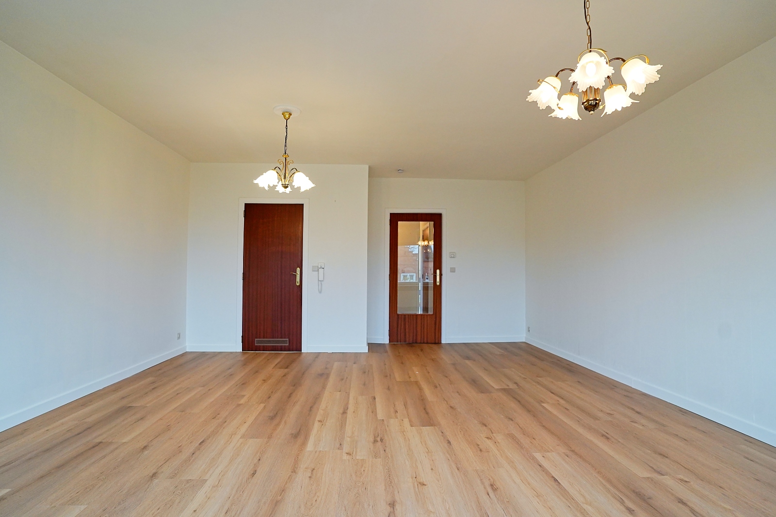 Apartment for rent in Sint-Niklaas with 2 bedrooms - photo 2