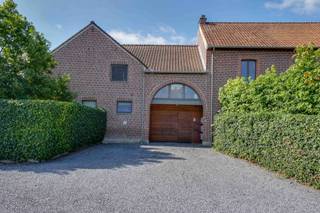 Unieke loft met 3 slaapkamers en privatief terrasOntdek deze prachtige en ruime loft, ideaal voor wie op zoek is naar een combinatie van luxe,...