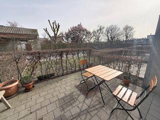 Plan je afspraak in via www.living-stone.beDeze ruime en verzorgde gezinswoning is ideaal gelegen in Halle, op een gunstige locatie vlak bij scholen,...