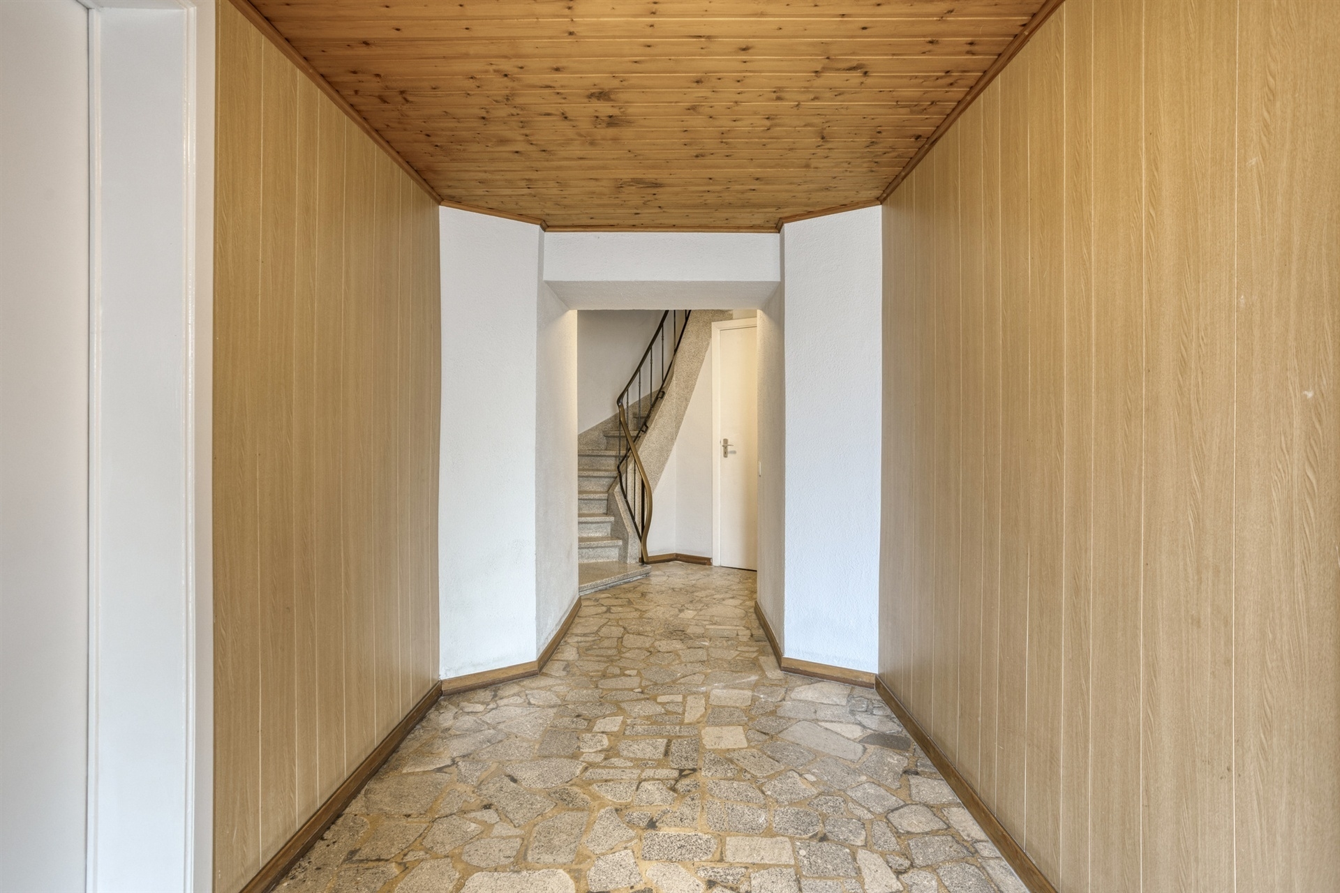 Appartement met 2 slaapkamers en garage - foto 2