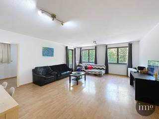 Ukkel : IMMO-STORE biedt u dit GOEDGELEGEN appartement van ca 123m² op de 1STE VERDIEPING van een gebouw (2007) aan, bestaande RUIME woonkamer met AANPALEND TERRAS, een OPEN INGERICHTE keuken, inkomhal, 4 SLAAPKAMERS, een badkamer met BAD en DUBBELE LAVABO én aparte DOUCHEKAMER. Dit gebouw bevindt zich op een STEENWORP van het STATION. NABIJ ALLE FACILITEITEN. +++ EPC 'E' of 239 +++ 2 ONDERGRONDSE GARAGES aan 20.000€/STUK. U wenst een bezoek? Bel ons op 02 203 03 03