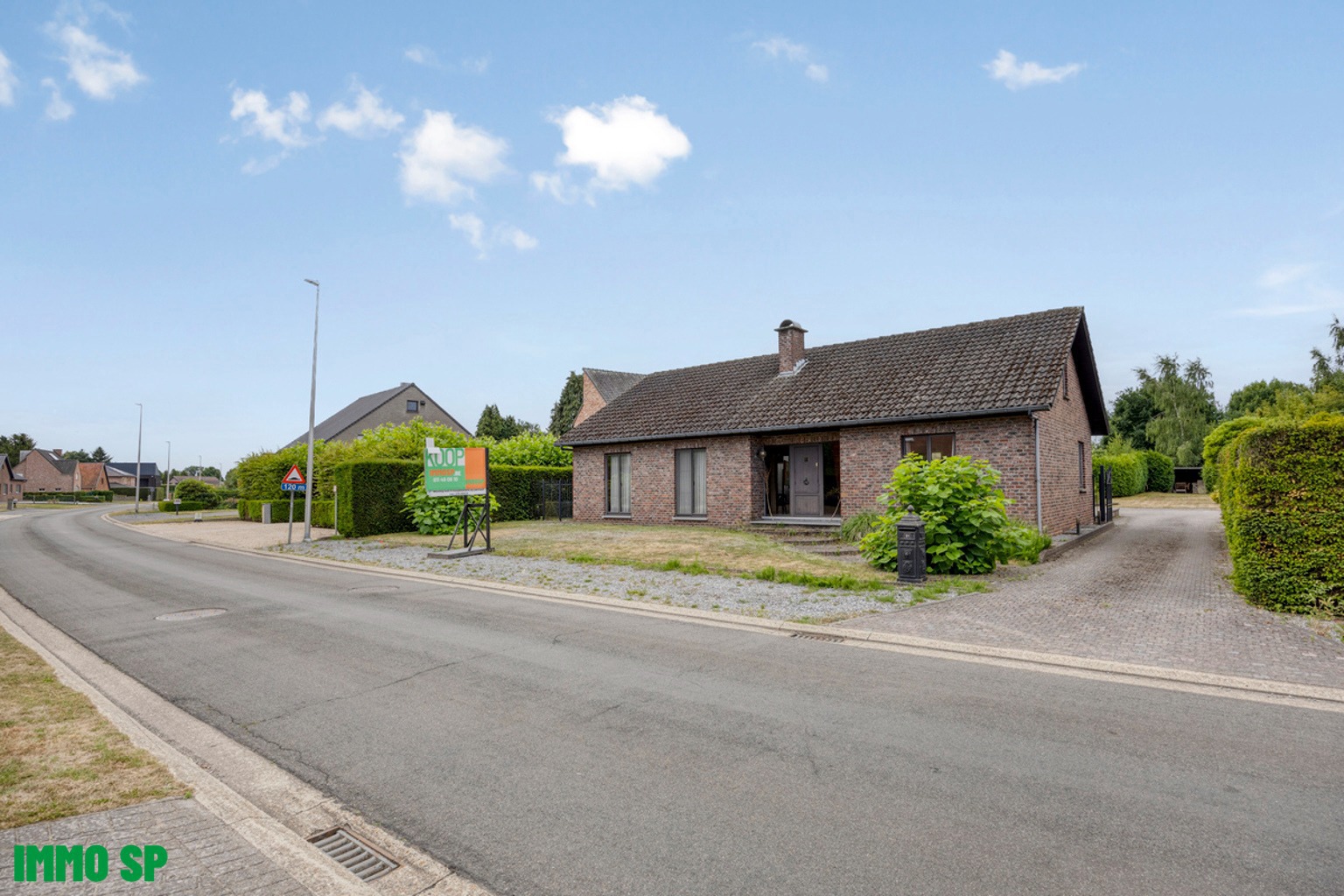 Vrijstaande woning met 4 slaapkamers op perceel van 37A 60CA. - foto 1