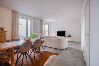 Welkom in dit instapklaar en modern appartement, gelegen in een recent gebouw nabij het centrum van Tongeren.Dankzij de gunstige ligging bevindt u...