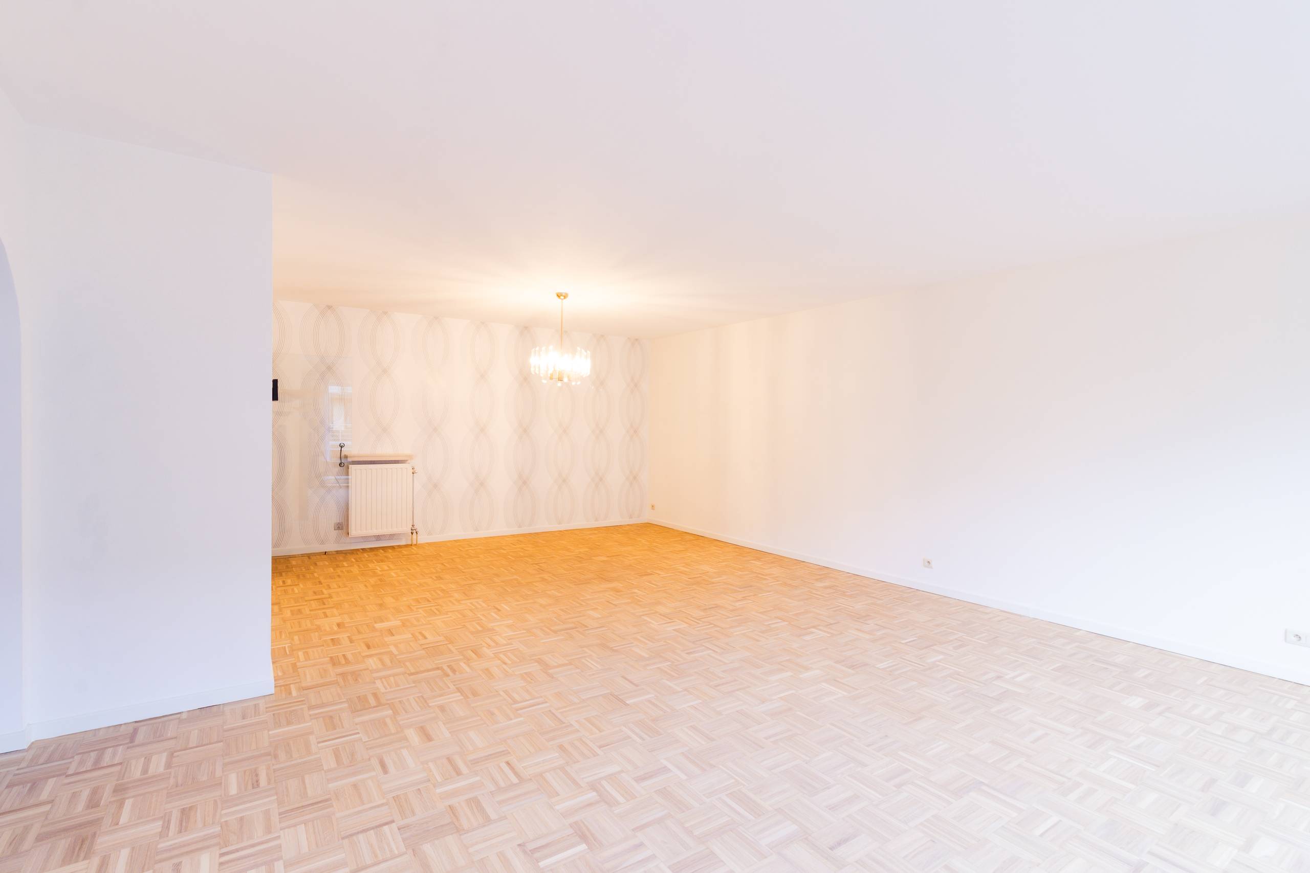 Ruim 1 slaapkamer-appartement met terras en garagebox! - foto 4