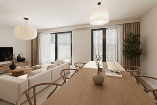 <p>Wonen in het centrum van Bilzen, met alle dagelijkse voorzieningen op wandelafstand? Dit stijlvolle nieuwbouwappartement aan de Brugstraat 16 combineert een uitstekende ligging met hedendaags wooncomfort, energiezuinige technieken en een hoogwaardige afwerking.</p><p>Dit appartement op de eerste verdieping beschikt over een aangename woonoppervlakte van 90 m² en biedt twee ruime slaapkamers. Een absolute troef is het royale terras van maar liefst 16 m², waar u heerlijk kunt genieten.</p><p>Het appartement wordt voorzien van moderne en energiezuinige technieken, waaronder vloerverwarming en zonnepanelen. Ook aan praktische voorzieningen is gedacht: aan de inkom van de residentie wordt een mooie en praktische fietsenstalling voorzien.<br />Een bijzonder voordeel is dat u als koper de afwerking en materialen nog naar eigen smaak kunt bepalen. Zo krijgt u de mogelijkheid om uw toekomstige thuis volledig af te stemmen op uw persoonlijke stijl en woonwensen.<br />Vanuit de Brugstraat bevinden winkels, scholen, supermarkten, restaurants, cafés en andere dagelijkse voorzieningen zich op korte wandelafstand. Ook wie graag geniet van een gezellig hapje of drankje, vindt in het centrum van Bilzen tal van leuke adresjes in de directe omgeving.</p><p>Bovendien is een aankoop aan 6% btw mogelijk, indien aan de wettelijke voorwaarden wordt voldaan.</p><p>Wenst u meer informatie over residentie ISSA of wilt u graag een bezoek ter plaatse inplannen? Neem dan gerust contact met ons op via info@immonoble.be. </p>
