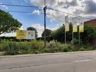 Op een boogscheut van het centrum van Maldegem verkopen we dit ruim villaperceel. De grootte van het perceel (1.177 m²) én de ruime...