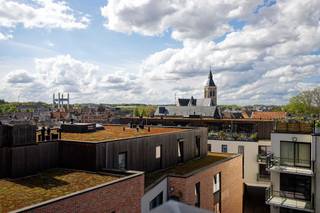 Contacteer me gerust voor een bezoek of meer informatie (gsm/sms/whatsapp/email): 0492561587Prijs: € 499.000 (Inclusief parkeerplaats met laadpunt en...